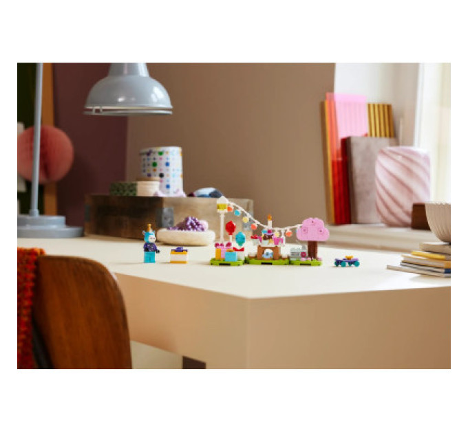 LEGO Конструктор LEGO Animal Crossing Вечірка з нагоди дня народження Julian 170 деталей (77046)