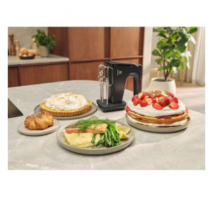 Electrolux Міксер Electrolux EHM4B