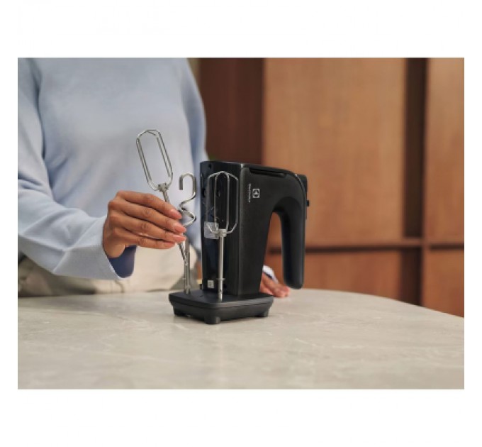 Electrolux Міксер Electrolux EHM4B