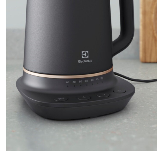 Electrolux Електрочайник Electrolux E7K1-6BP