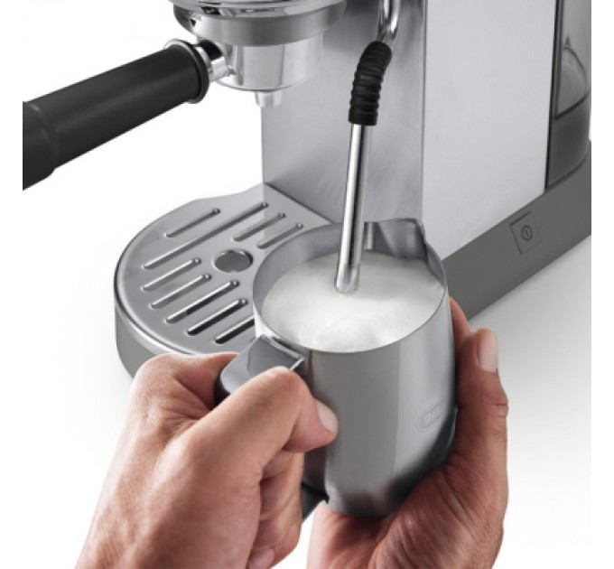 DeLonghi Ріжкова кавоварка еспресо DeLonghi EC 890.M