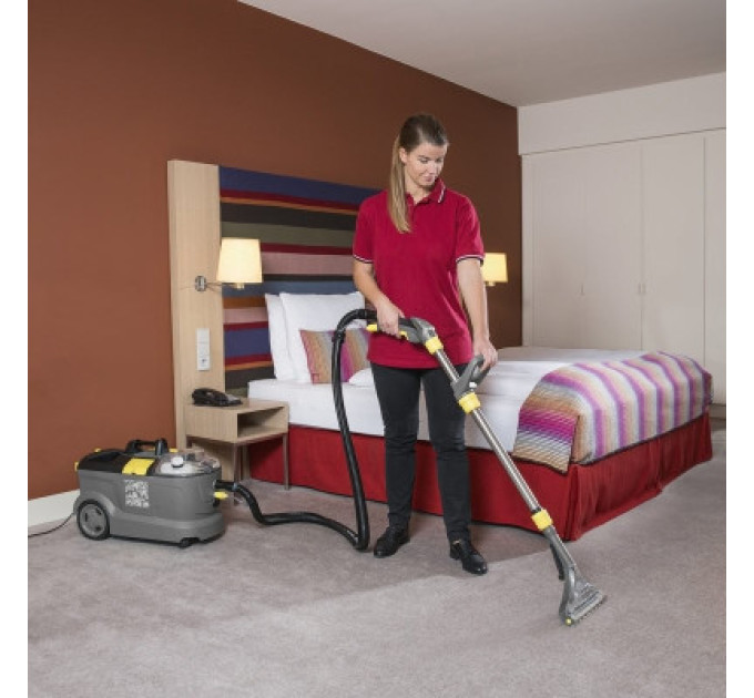 Karcher Насадка на пилосос Karcher для підлоги, з шарніром, 240 мм (4.130-007.0)
