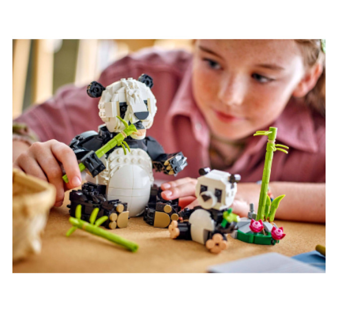 LEGO Конструктор LEGO Creator Дикі тварини: пандові (31165)
