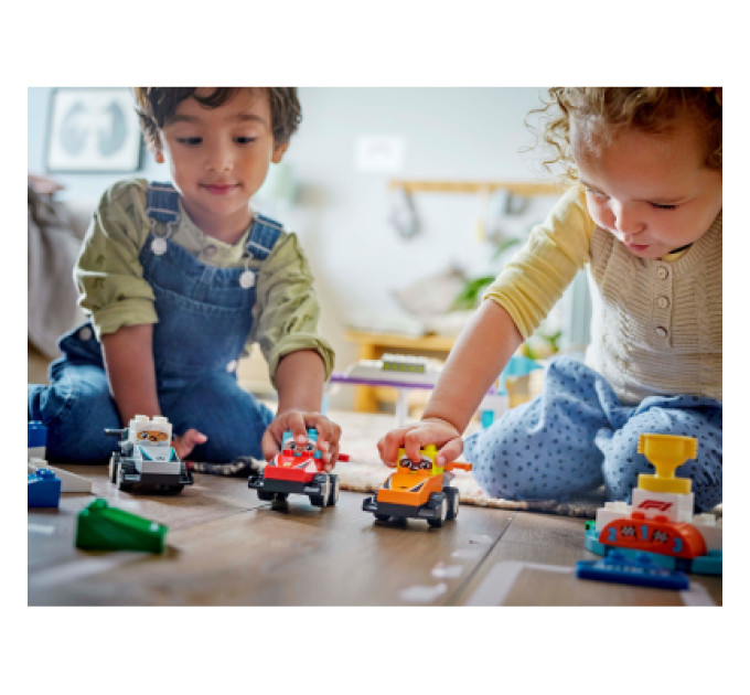 LEGO Конструктор LEGO DUPLO Town Автомобілі для перегонів і пілоти команд Формули-1 (10445)