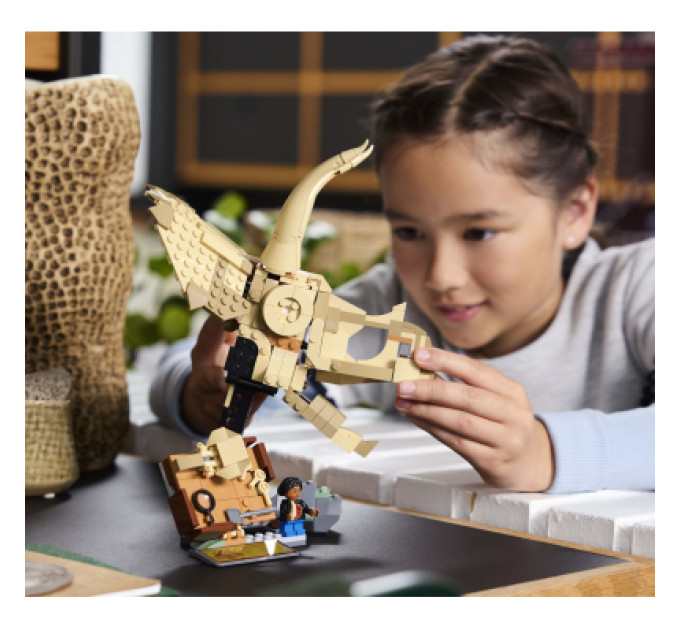 LEGO Конструктор LEGO Jurassic World Скам''янілості динозаврів: череп трицератопса (76969)