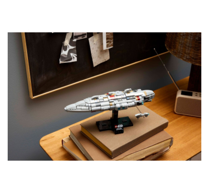 LEGO Конструктор LEGO Star Wars Зоряний крейсер Дім один (75405)