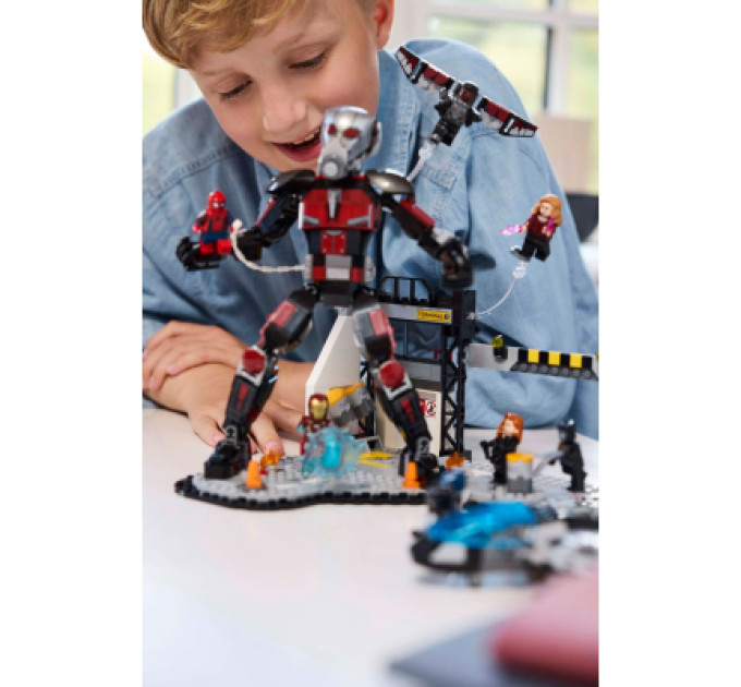 LEGO Конструктор LEGO Super Heroes Перший месник: Протистояння Пригодницька битва (76314)