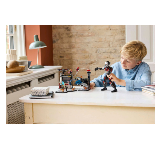 LEGO Конструктор LEGO Super Heroes Перший месник: Протистояння Пригодницька битва (76314)