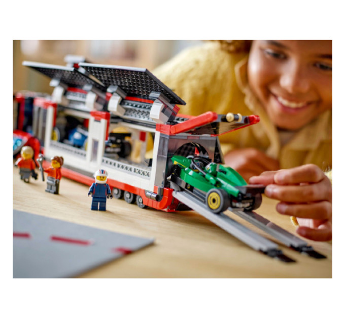 LEGO Конструктор LEGO City Вантажівка F1 з автомобілями RB20 та AMR24 (60445)