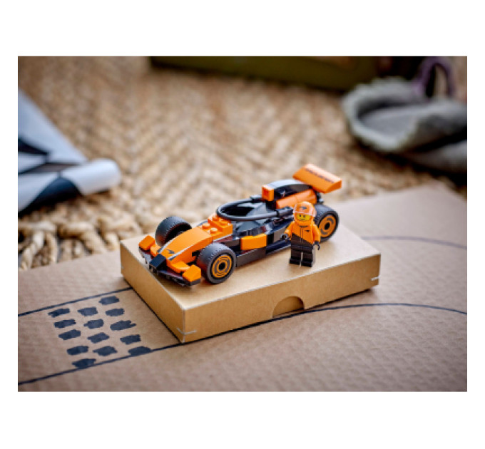 LEGO Конструктор LEGO City Пілот F1 з автомобілем для перегонів команди McLaren (60442)
