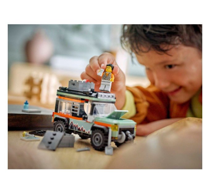 LEGO Конструктор LEGO City Позашляхова гірська вантажівка 4x4 (60447)