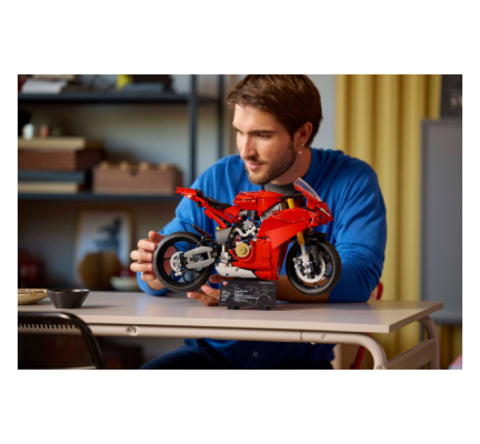 LEGO Конструктор LEGO Technic Мотоцикл Ducati Panigale V4 S (42202)