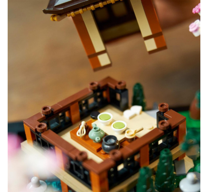 LEGO Конструктор LEGO Icons Тихий сад 1363 деталі (10315)