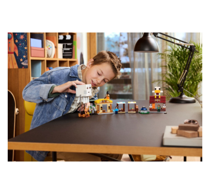 LEGO Конструктор LEGO Minecraft Напад на село з повітряною кулею Ґаст (21273)