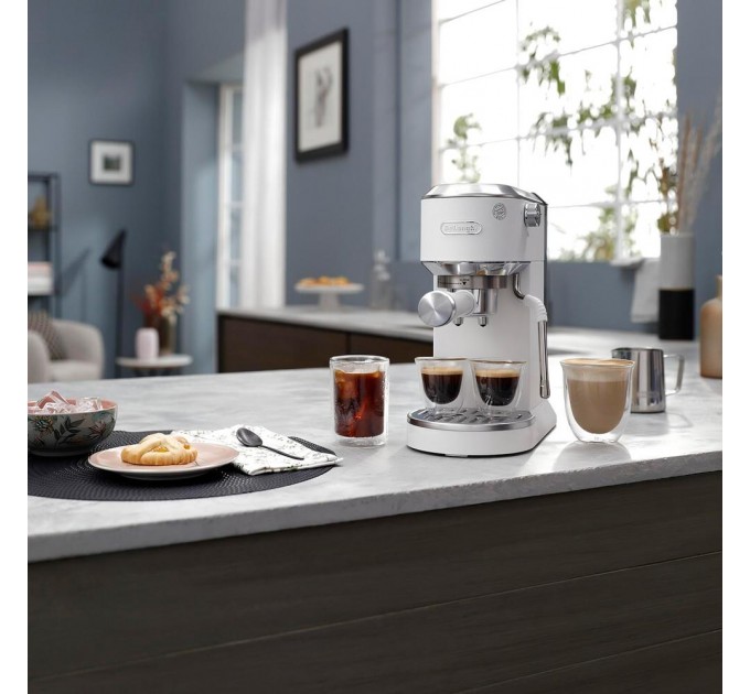 DeLonghi Кавоварка DeLonghi EC 890 WI