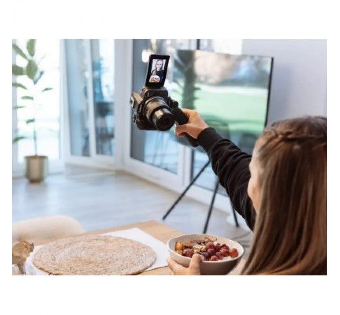 Canon Цифровий фотоапарат Canon EOS R50 + RF-S 18-45 IS STM Black (5811C033)