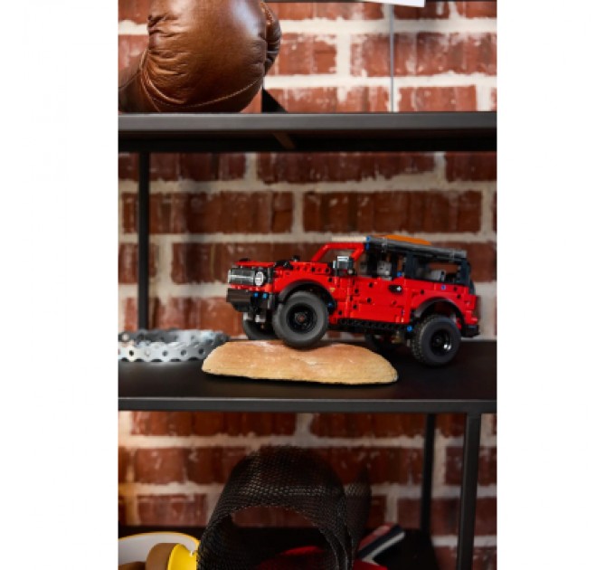 LEGO Конструктор LEGO Technic Позашляховик Ford Bronco (42213)