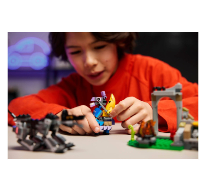 LEGO Конструктор LEGO Fortnite Табір Peely та Sparkplug (77075)