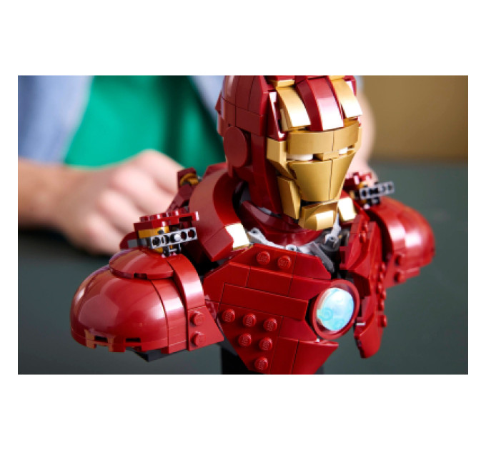 LEGO Конструктор LEGO Marvel Погруддя Залізної Людини MK4 (76327)