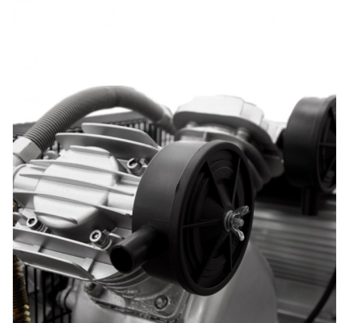 Компресор Sigma двоциліндровий ремінний 2.5кВт 396л/хв 10бар 100л (2 крана) (7044151)