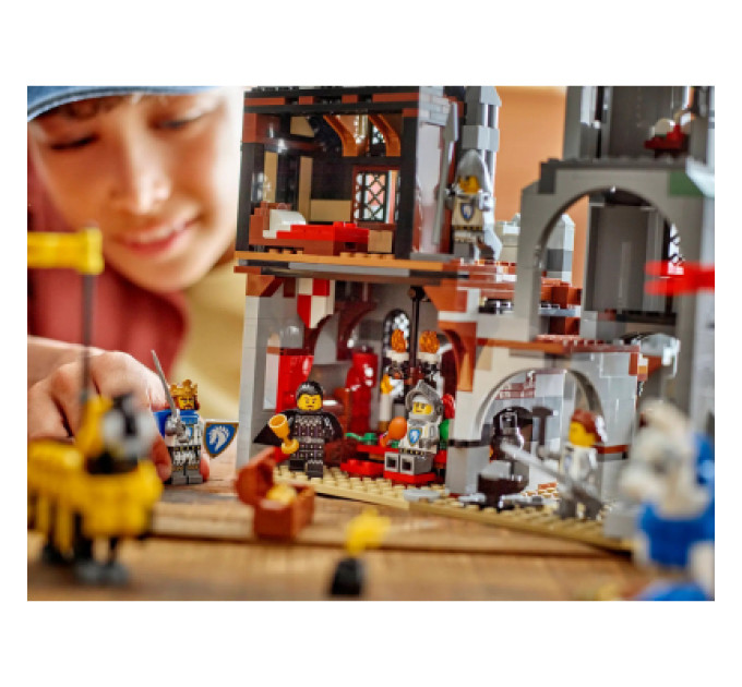 LEGO Конструктор LEGO Creator Середньовічний замок із лицарем на коні (31168)