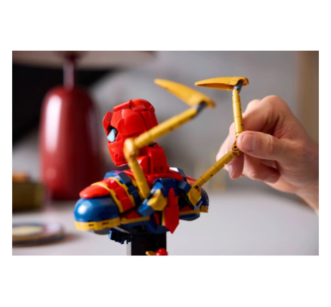LEGO Конструктор LEGO Super Heroes Погруддя Залізної Людини-Павука (76326)