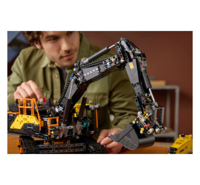 LEGO Конструктор LEGO Technic Екскаватор Volvo EC500 Hybrid (42215)