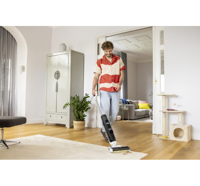 Karcher Акумуляторний миючий пилосос Karcher FCV 3 (1.056-122.0)