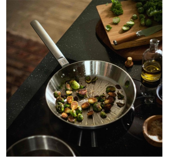 Сковорода Fiskars Norden без покриття 28 см (1067629)