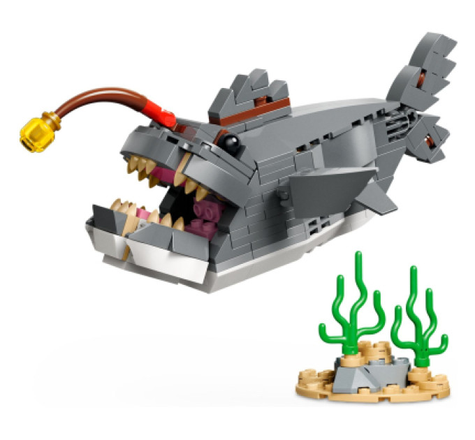 LEGO Конструктор LEGO Creator Люта акула зі скринею скарбів (31381)