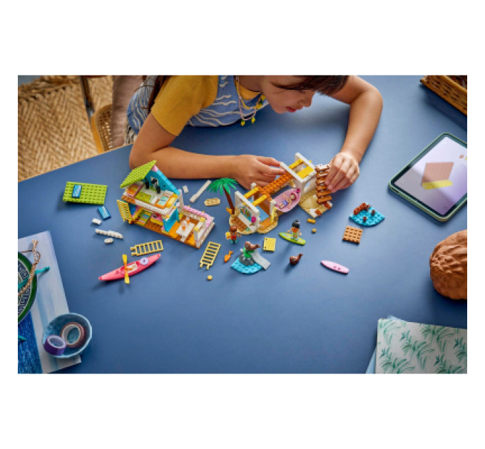 LEGO Конструктор LEGO Friends Пляжний будиночок з морськими котиками (42699)