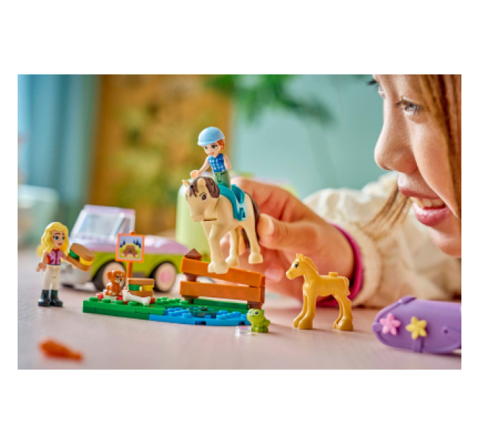 LEGO Конструктор LEGO Friends Причіп для коня й лошати (42695)