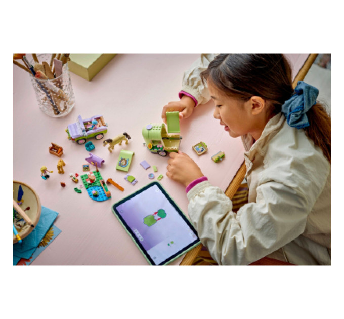 LEGO Конструктор LEGO Friends Причіп для коня й лошати (42695)