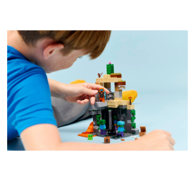 LEGO Конструктор LEGO Minecraft Підземелля зомбі (21587)