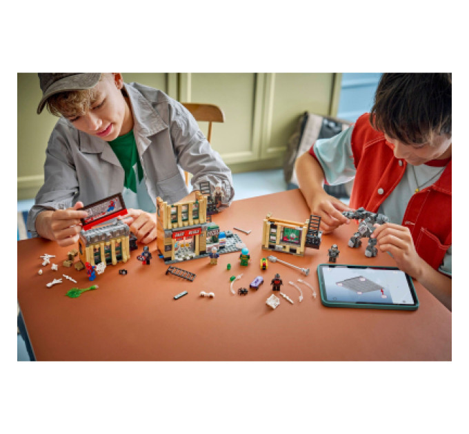LEGO Конструктор LEGO Super Heroes Людина-павук проти Містеріо: Дейлі Б'юґл (76342)