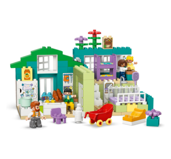 LEGO Конструктор LEGO DUPLO Town Сучасний родинний будинок із фігурками 3 в 1 (10470)