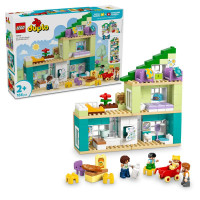 Конструктор LEGO DUPLO Town Сучасний родинний будинок із фігурками 3 в 1 (10470)