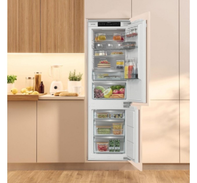 Холодильник Gorenje NRKI517E82WF