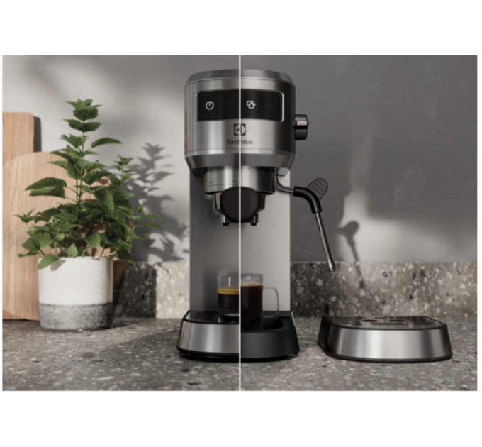 Electrolux Кавоварка еспресо Electrolux E6EC1-6ST