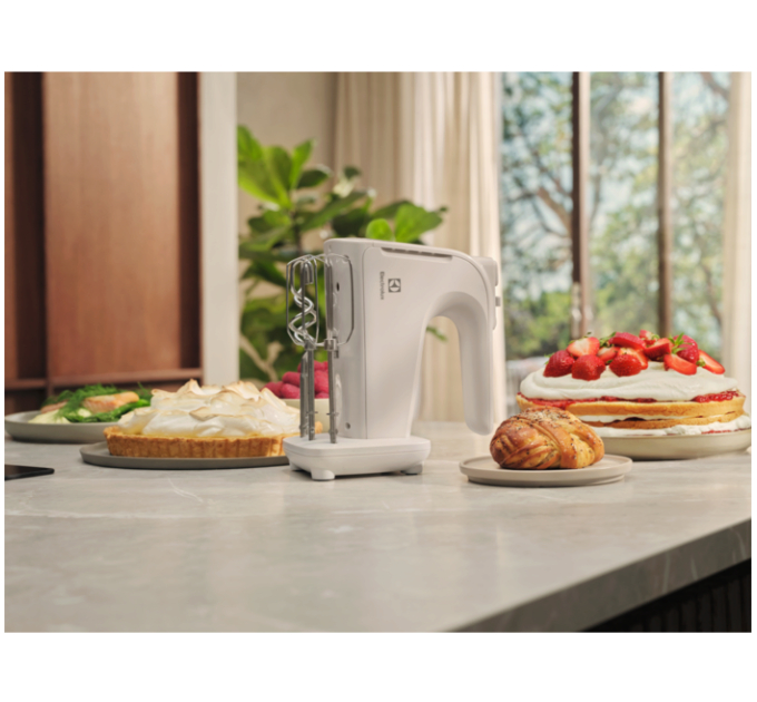 Electrolux Ручний міксер Electrolux EHM4W