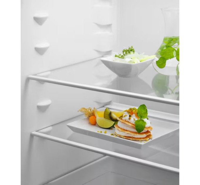 Electrolux Холодильник Electrolux ERD6DE18S4