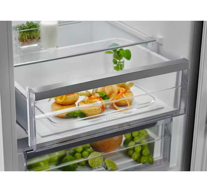 Electrolux Холодильник Electrolux LNT7ME36K2