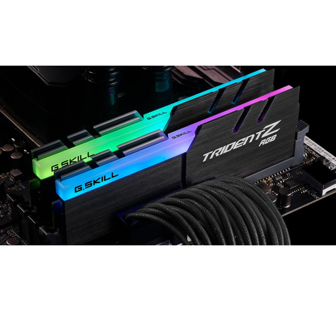 G.Skill Набір з двох модулів пам'яті 16GB DDR4-4000 K2 F4-4000C18D-16GTZRB G.SKILL