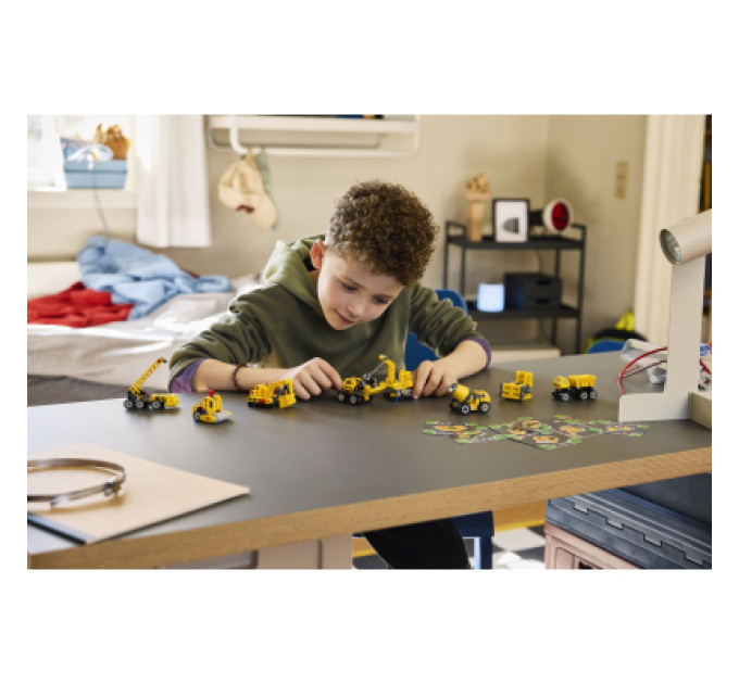 Конструктор LEGO Technic Потужні машини (42233)