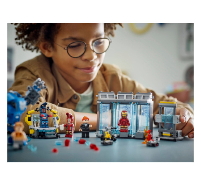 LEGO Конструктор LEGO Super Heroes Лабораторія Залізної Людини: зал обладунків (76315)