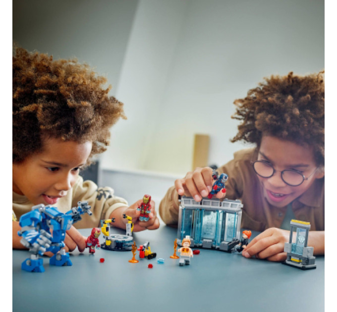 LEGO Конструктор LEGO Super Heroes Лабораторія Залізної Людини: зал обладунків (76315)