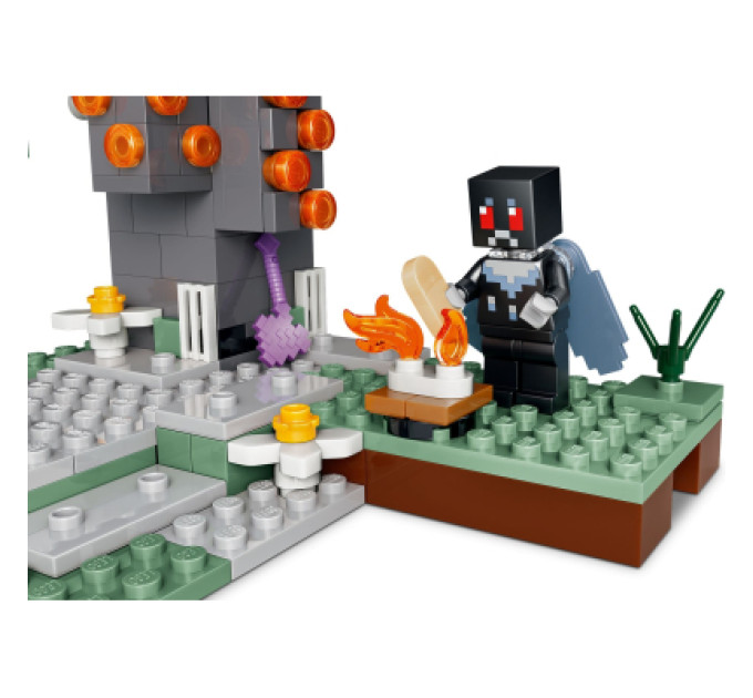 LEGO Конструктор LEGO Minecraft Блідий сад (21586)