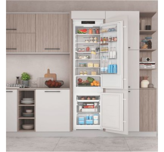 Indesit Холодильник Indesit INC20T321EU