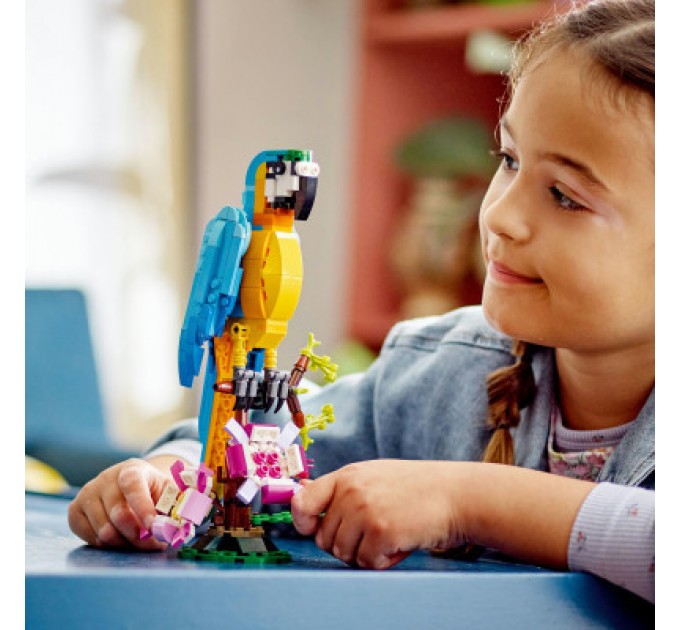 LEGO Конструктор LEGO Creator Екзотичний папуга 253 деталі (31136)
