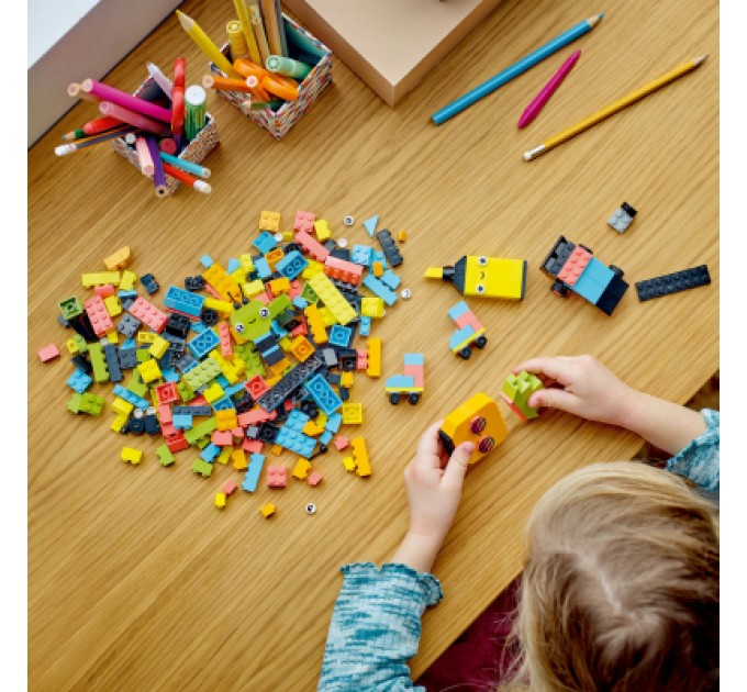 LEGO Конструктор LEGO Classic Творчі неонові веселощі 333 деталі (11027)